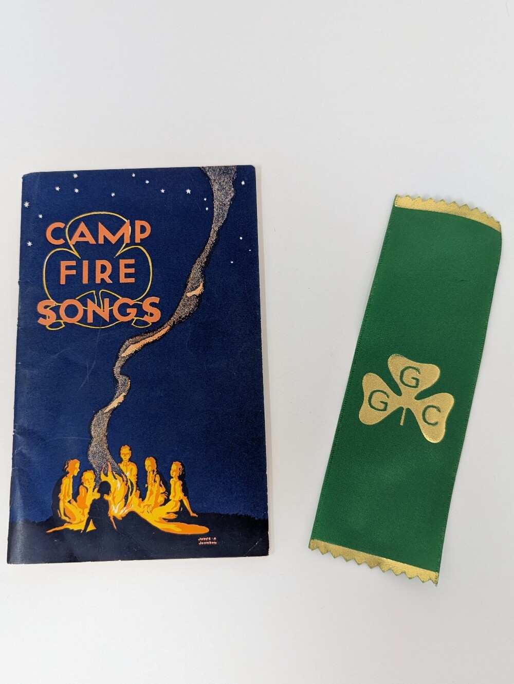 Girl Guides Canada Camp Fire Songs Booklet and Green Ribbon Vintage 80s